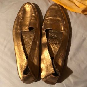 Aerosole Gold Slipper Shoes 10 B